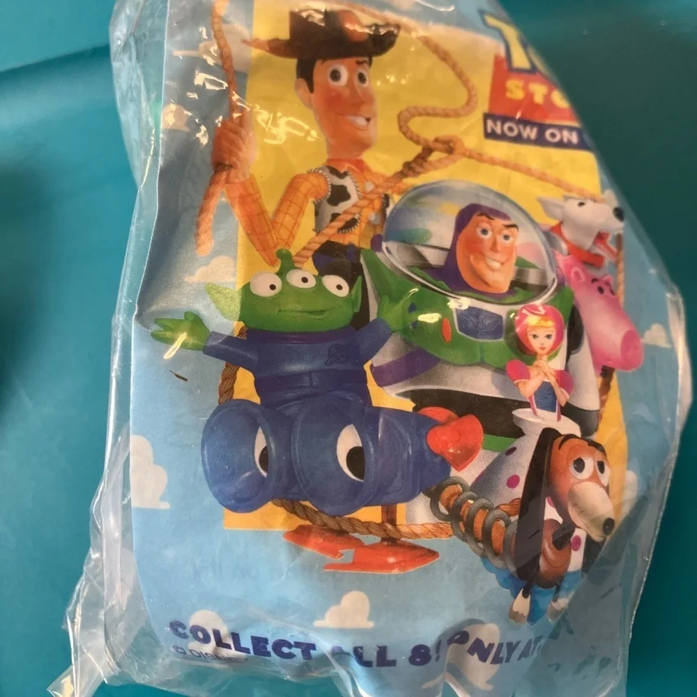 Toy Story Collectible Bundle - Picture 2 of 16